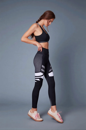 Outfit Color Changer example output