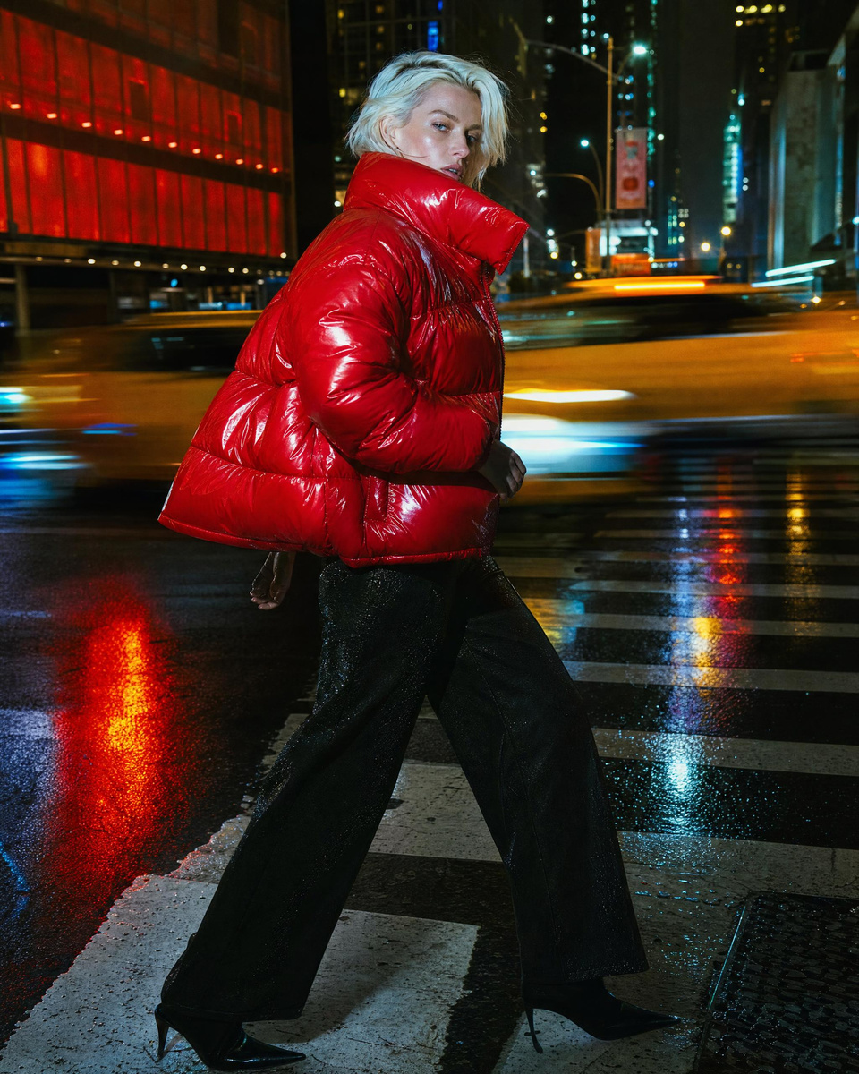 A street-style moment at night